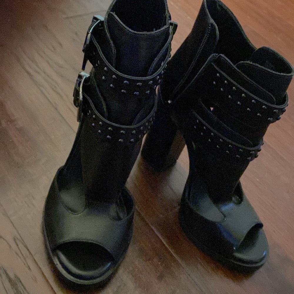 Women’s Shoe Bootie, BCBGeneration Size 8. New, Never worn